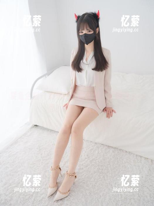 紧急企划 - 奶糖的白丝图包，谁顾得上不点？快来下载吧！