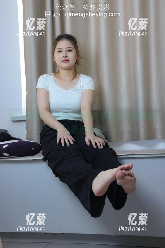 绮梦摄影 - 章章御姐的最新写真，我好像完全被电到了…