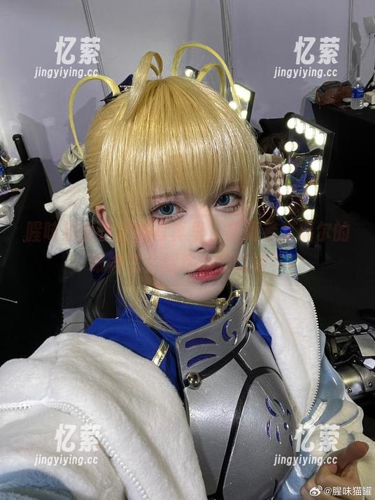 腥味猫罐这定制写真里，禁闭者艾瑞尔的眼神怎么就这么会说话？