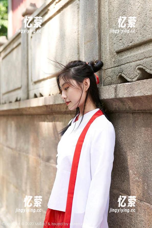 蜜桃社-Suki 蜜桃社 - Suki在线:白衬衫,只有这个身材能驾驭吗?