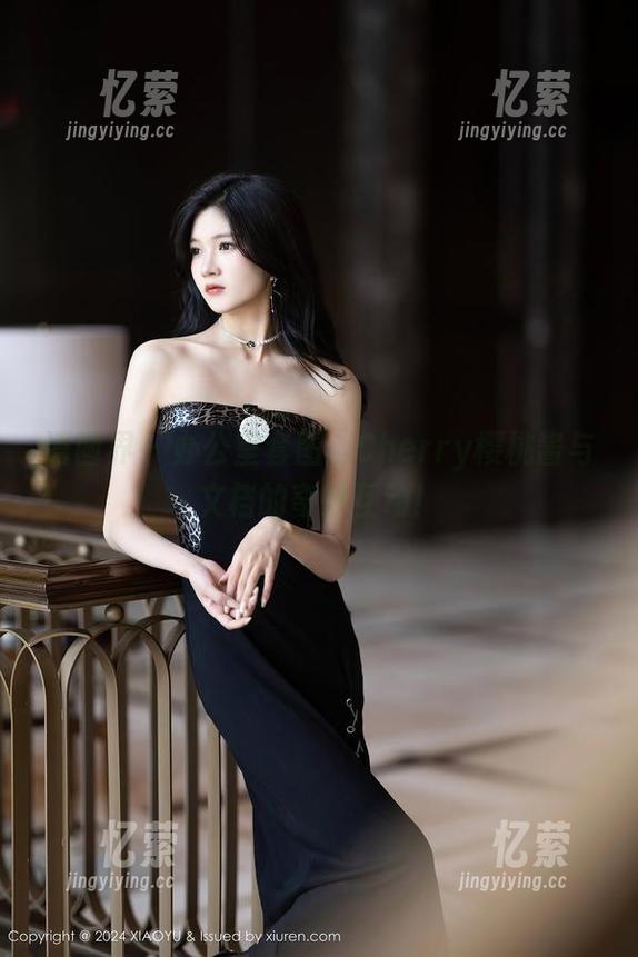 语画界 - 办公室套图：Cherry樱桃酱与文档的奇妙互动！
