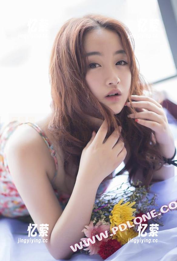 轰趴猫-杨晨晨sugar 轰趴猫 - 杨晨晨sugar的护士写真,你的眼睛来免费“就诊”!