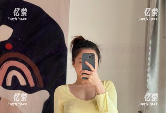 微密圈 - 观看铁锤姐姐身穿泳衣，“这条泳池的流行趋势我决定接受了”！