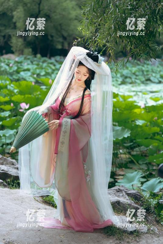 雯妹不讲道理 先退款了!灵魂就被雯妹不讲道理的女神照片抓住了,免费获取,贼划算!