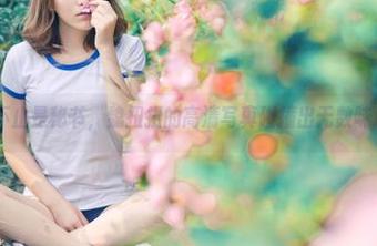 青豆客 – 不止是秘书，魏扭扭的高清写真碰撞出无数味道的火花。