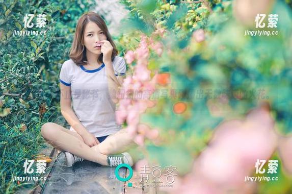 青豆客 - 不止是秘书，魏扭扭的高清写真碰撞出无数味道的火花。
