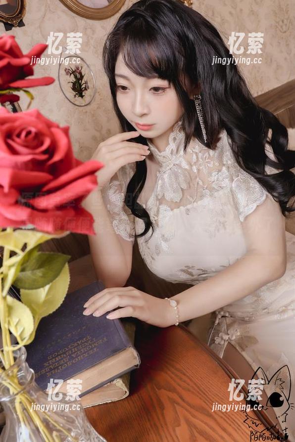 原图草率了些，但韶陌陌的大凤婚纱真不是随随便便能驾驭得了的，太让人意外了。