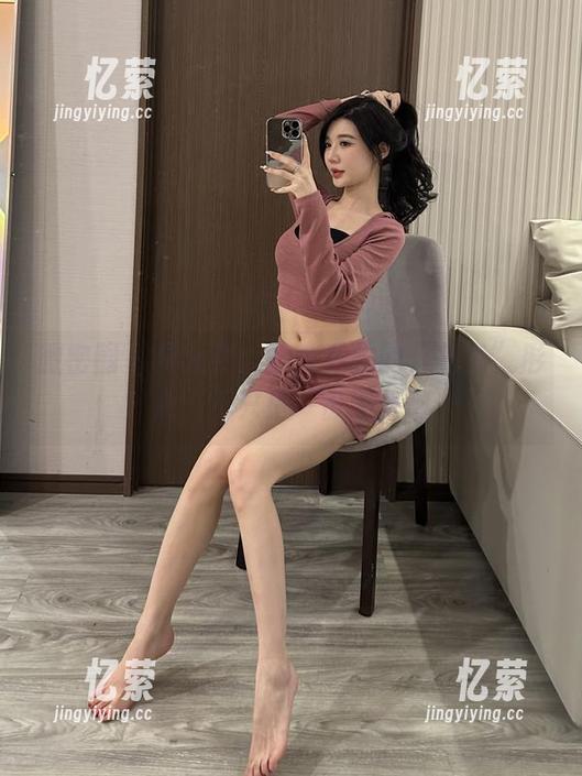 微密圈 - 黎允熙：我这私拍的“秘书”形象，不只是一份工作喔